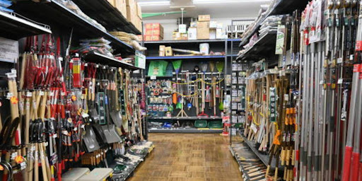 Maximizing Efficiency – A Guide to Choosing the Right Window Hardware for Commercial Installations