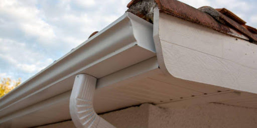 Seamless vs. Sectional Gutters: Determining the Best Option for Your Home